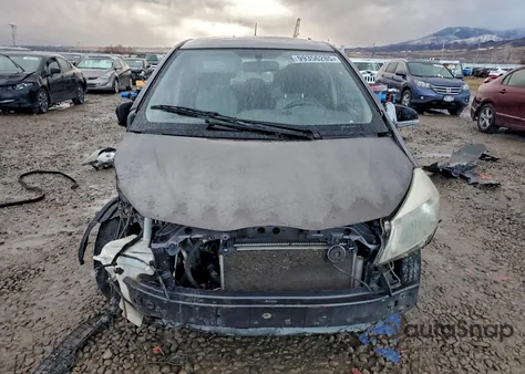 2013 Toyota Yaris z USA, uszkodzony, nr VIN JTDKTUD35DD555875